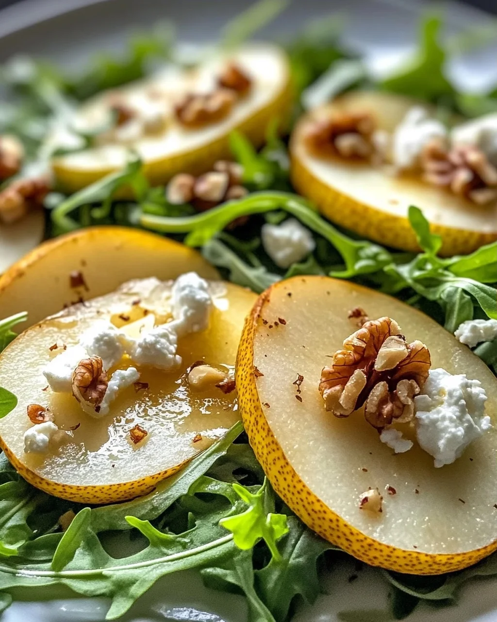 Birnen- und Rucola-Salat mit Honig-Vinaigrette genießen