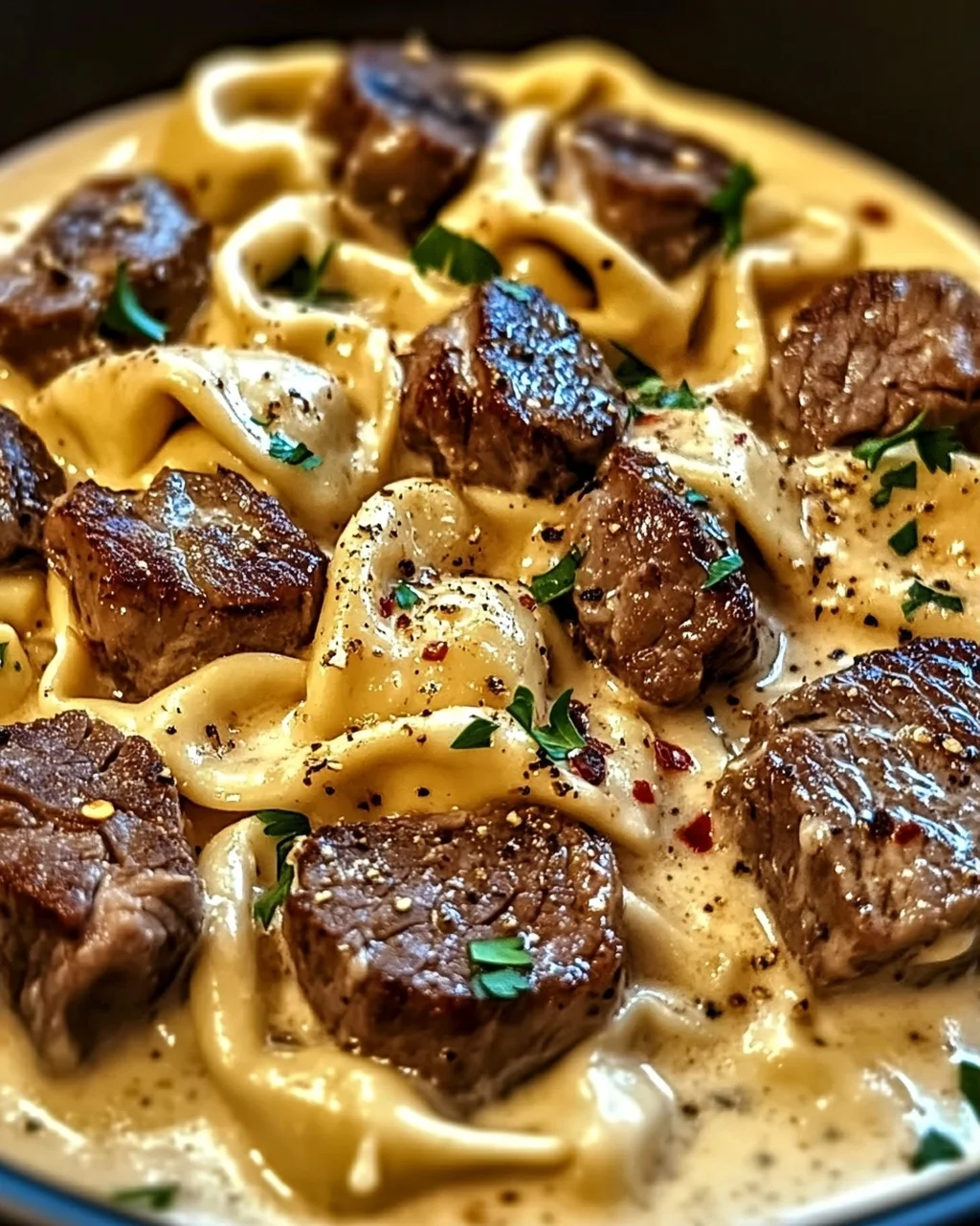 Knoblauchsteak-Tortellini in Sahnehause-Saucen-Glück